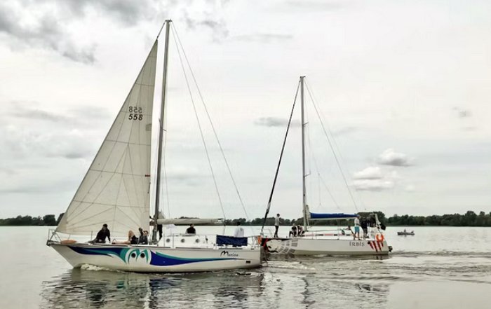 Article Image for Comparing Sailing vs Motor Yacht Lifestyles