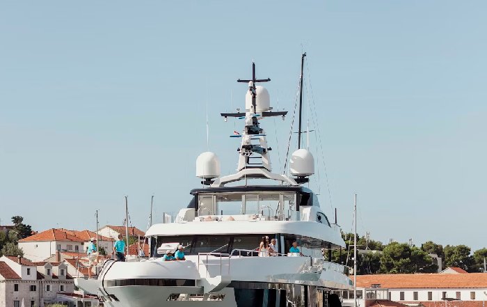 Article Image for Technology Integration for the Connected Yacht Bridge